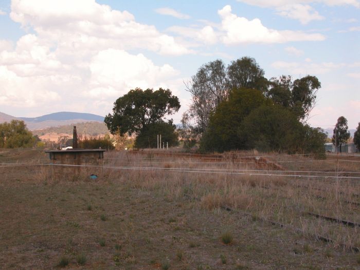 
The view of the crane base and platform.
