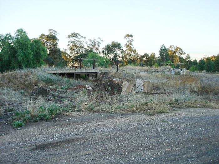 A view of the rear of the platform remains.