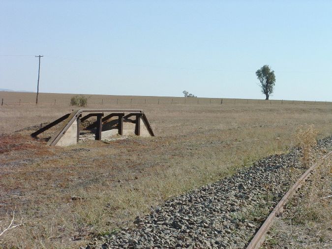 
The remains of a short platform of uncertain purpose.
