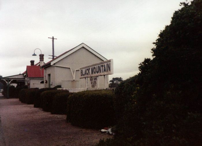 
The view along the station shows it was well tended at the time this
photograph was taken.
