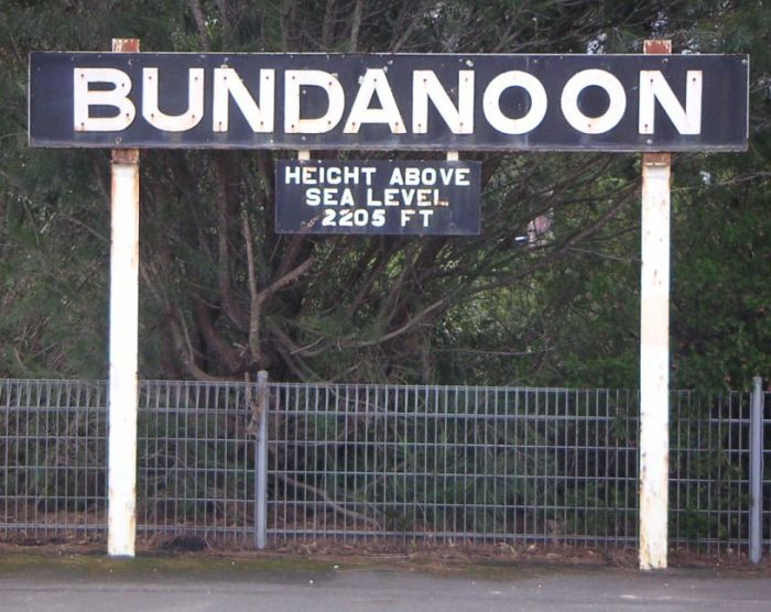 
The older-style station nameboard.
