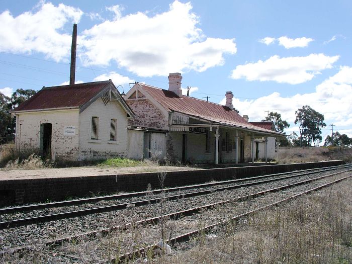 
The station building is looking a bit the worse for wear, in this view looking
down the line.
