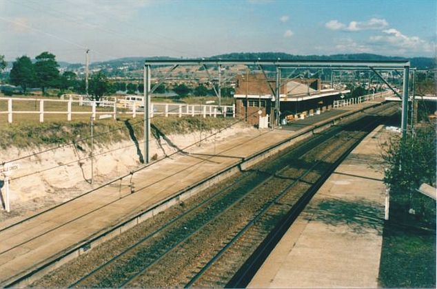 
The view looking south along the platforms.
