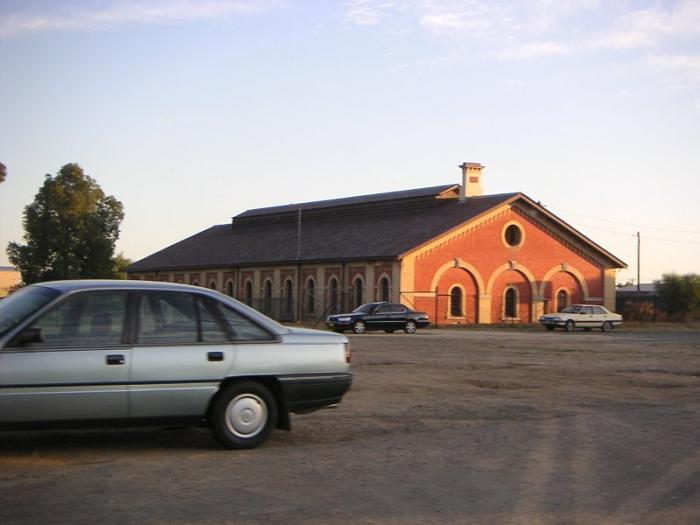 
The preserved loco shed, look south.  The station building is out of shot on
the right.
