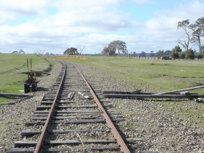 The D (?) lever frame at the down end of the location is still present.