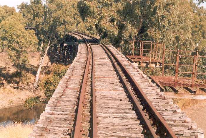 
A view of the viaduct decking from the intersection of the railway with the
roadway at the northern end of the viaduct.
