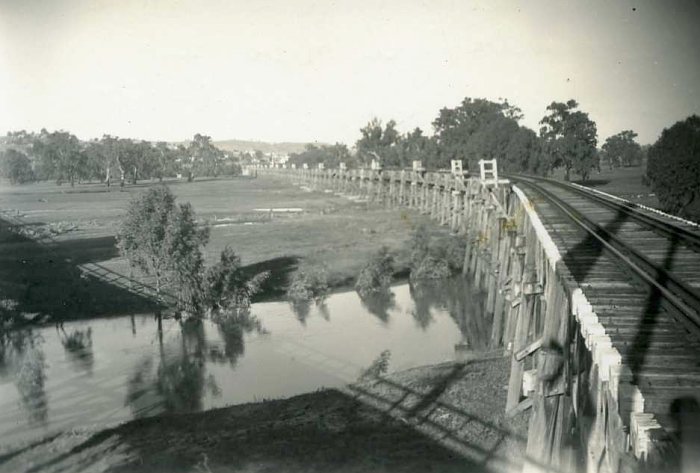 The view looking south along the viaduct. Note the regularly-spaced refuges for track workers.