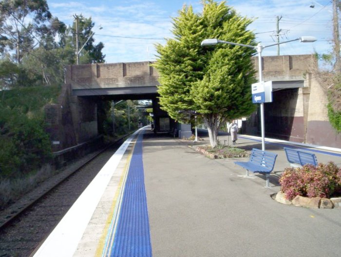 Number 2 platform at Gymea, as viewed looking towards Cronulla.