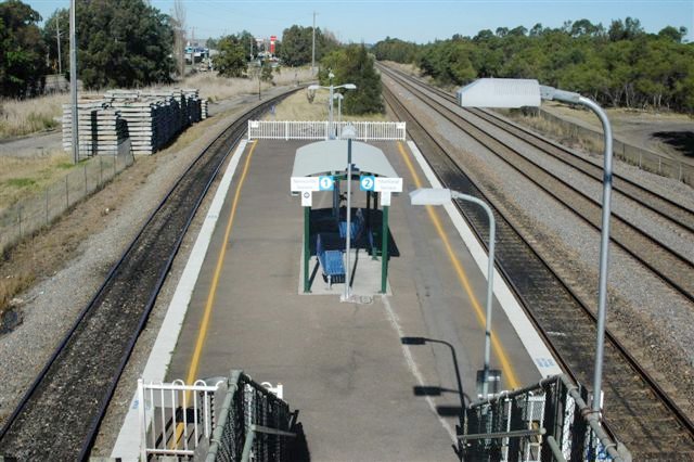 The view looking east down to the platform.  The Coal Roads are on the right.