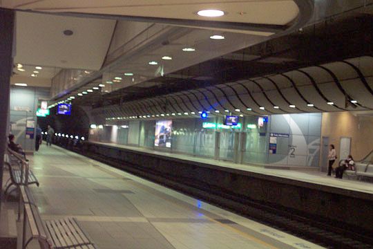 
The view along the platform looking in the up direction, towards Central.
