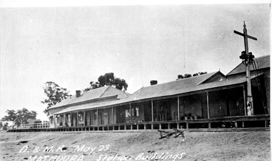 A historic photograph of Mathoura station.