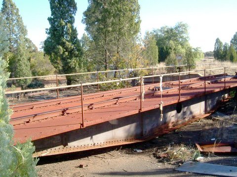 The turntable and pit are still in reasonable condition.