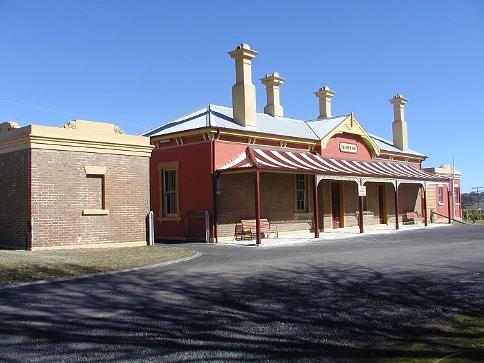 
View of Millthorpe station from the car-park side.
