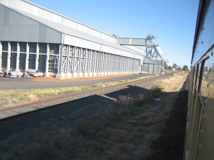 Mungeribar wheat siding looking north towards Trangie.