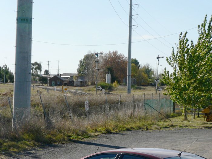 The view looking towards the function. The line on the left is the Broken Hill line, while that on the right is the Main West.