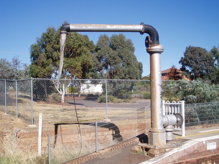 The water column at the up end of the platform. Behind it is the former dock platform.