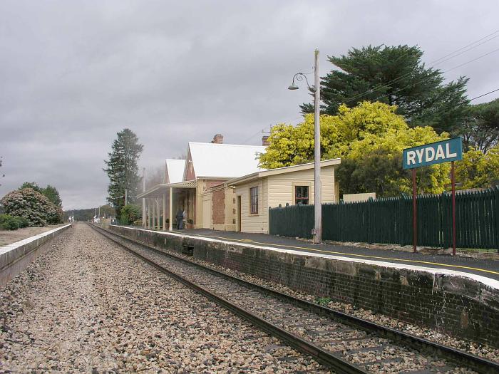 
The view looking up the line towards Sydney.
