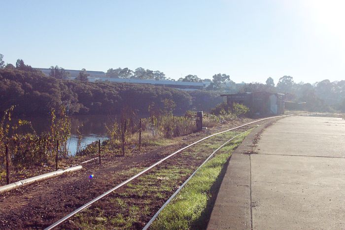 
The view looking down along the Steel Plate loading platform, towards the
end of the line.
