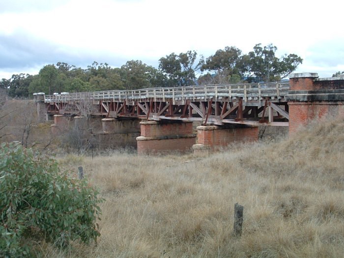 Another view of the bridge over Tenterfield Creek.