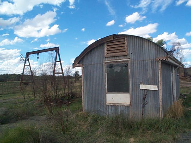 
The lamp room and toilet hut, with the gantry crane in the background.
