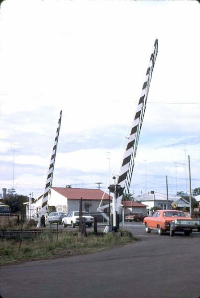 The gates over Macquarie Street, controlled by Taree North signal box.