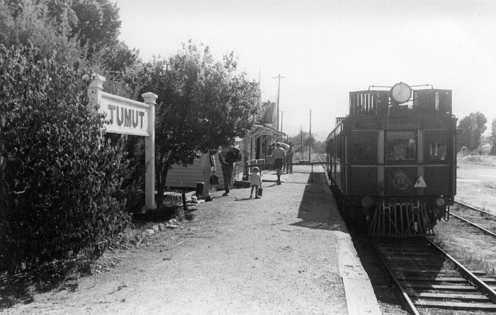 
Passengers and staff wander on the station, as CPHs 11 and 1 wait before
starting on the return journey.
