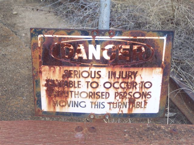 A safety notice attached to the turntable.
