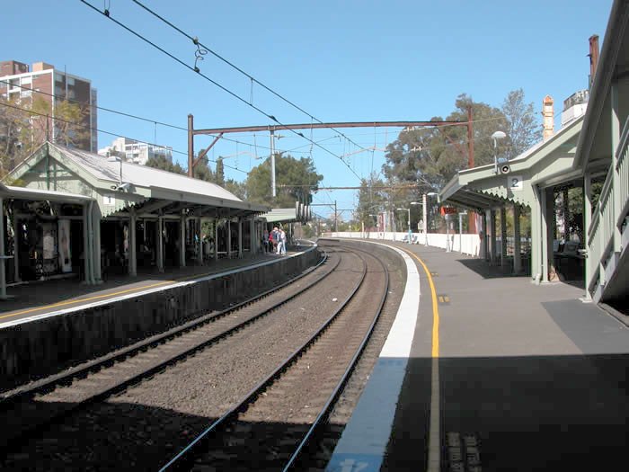 The view looking south along the curved platforms.