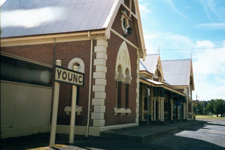 
Another view of the non-platform side of the station.
